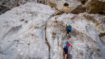 spanien-mallorca-tramuntana-ysest-torrent-de-pareis-wandergruppe-shutterstock_2473821049.jpg
