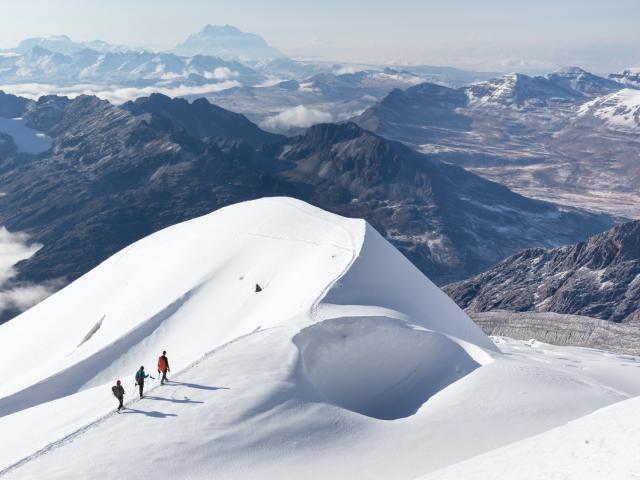 Seilschaft unterwegs auf anspruchsvoller Hochtour