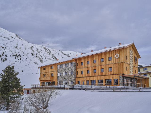 Die Dortmunder Hütte im Winter im Sellrain