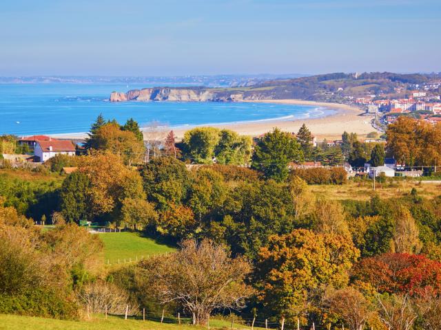 Das Dorf Hondarribia an der Atlantikkuest Spaniens