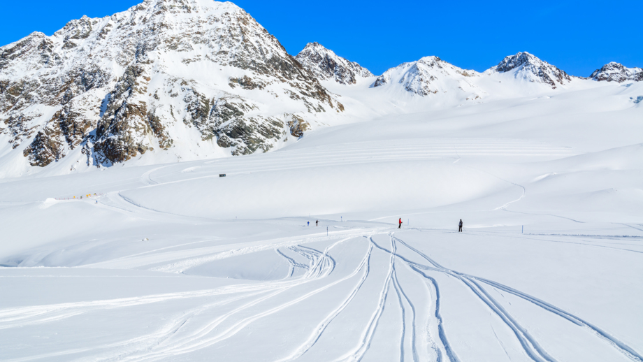 oesterreich-pitztal-gletscher-shutterstock-185151986-tiefschneekurs.jpg