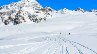 oesterreich-pitztal-gletscher-shutterstock-185151986-tiefschneekurs.jpg