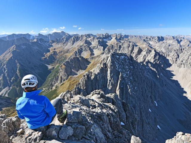 Ausblick vom Gipfel auf die Ötztaler Alpen