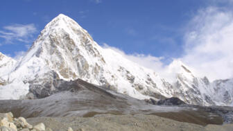 nepal-hiahe-pumori-and-kala-pattar-mountain-peak-shutterstock_3509788.jpg