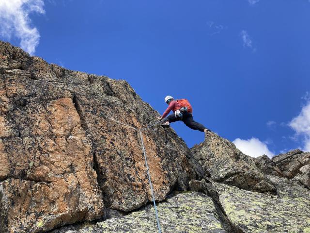 Bergsteiger beim Klettern auf dem Kaunergrat