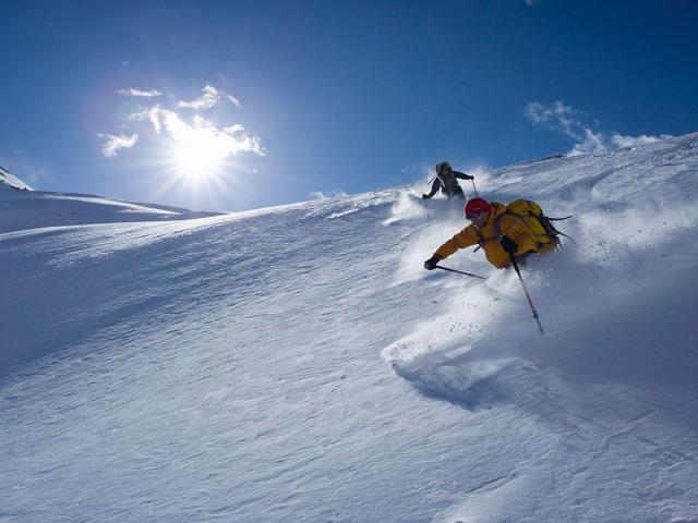 Skitourengeher bei der Abfahrt