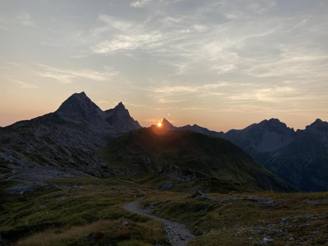 Sonnenuntergang auf der Alpenüberquerung nach Meran