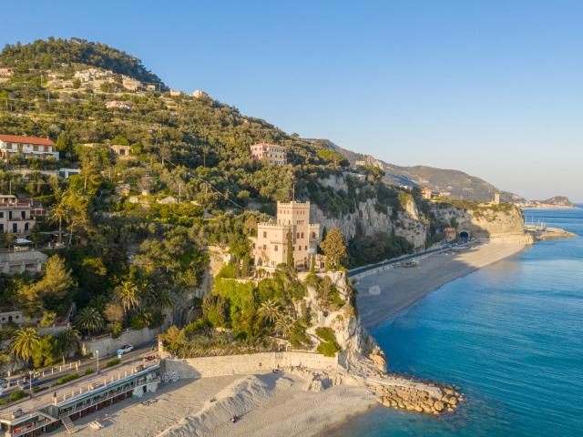 Dorf Finale Ligure am Meer