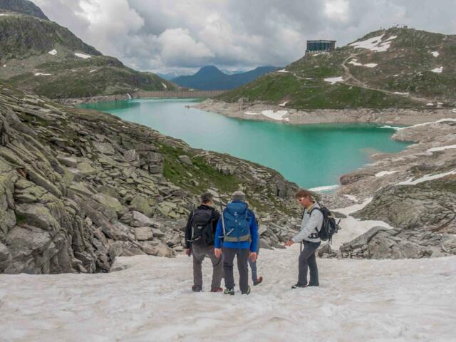 Bergsteiger an der Gletscherzunge