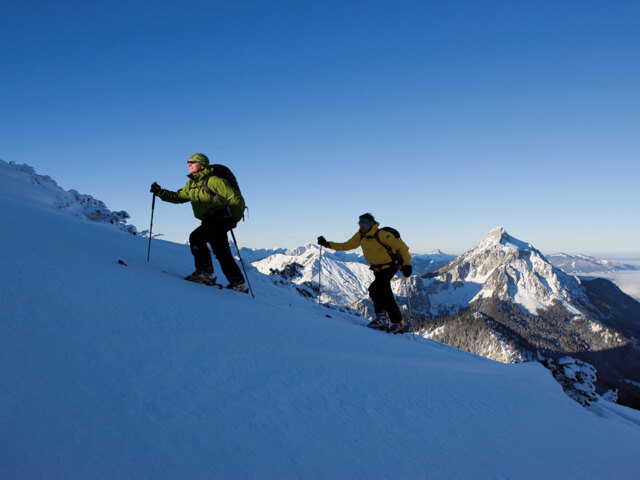 Skitourengeher beim Aufstieg