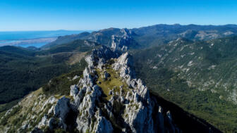 Felsformationen im Velebit-Gebirge in Kroatien