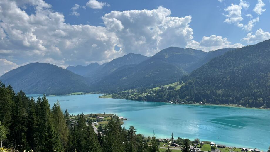 Der Weissensee. Die Sonne scheint.