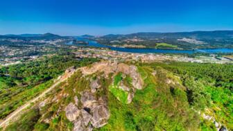 Vila Nova de Ceveira grüne Landschaft Fluss Siedlung