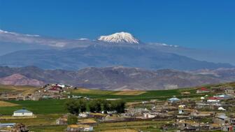 Ein Dorf zu Fuße des Ararats