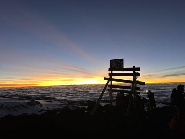 Sonnenaufgang auf dem Kilimanjaro Gipfel