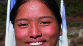 Frau in Nepal