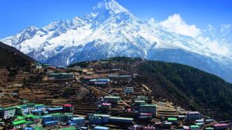 Blick auf die Himalaya Kette hinter Namche Bazar