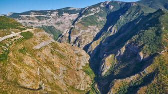 Blick in die Vorotan-Schlucht bei Tatev in Armenien
