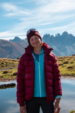 Bergwanderführerin Veronika Mangold perfekt in Szene gesetzt