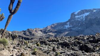 Blick auf die Western Breach Wall vom Kilimandscharo von der Umbwe Route