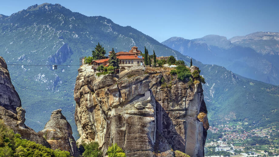 shutterstock_1438179671_Meteora.jpg