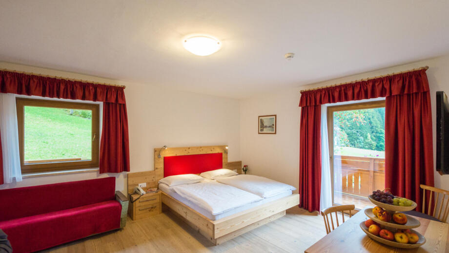 italien-sarntal-hotel-feldrand-zimmerkategorie-laerche-komfort-shsarn-swhsarn-laerche komfort10.jpg