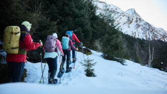 schneeschuhwandern-alpen-oliverfarys-X8A5614.jpg