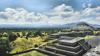 Pyramiden der einstigen Zapoteken-Hauptstadet Monte Alban