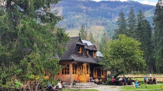 Hütte im Roztoka-Tal, Polen.jpg
