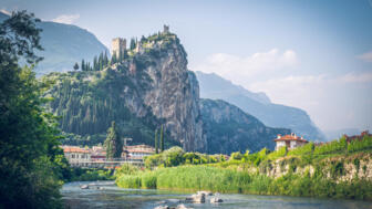 italien-arco-kshoehe-shutterstock-1522394306.jpg