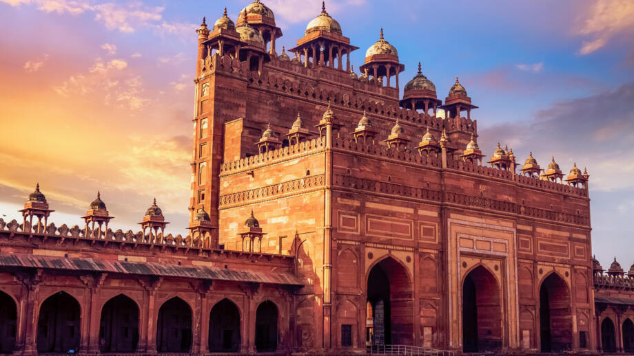 Palastanlage der verlassenen Kaiserresidenz Fatehpur Sikri mit Innenhof