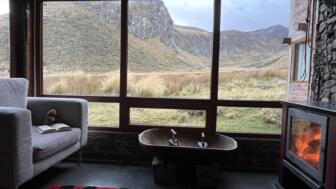 Gemütlicher Aufenthalt in der Chimborazo-Lodge mit Kaminfeuer