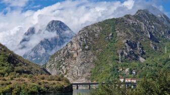 bosnien-banat-sarajevo-mostar road detail.jpg