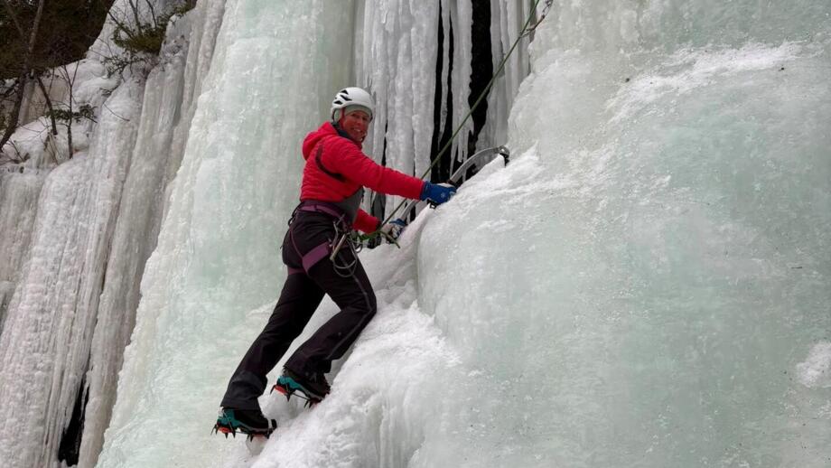 Am Wasserfall in Norwegen Gol