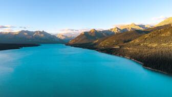 abraham-lake-kanada-shutterstock_2695430891.jpg