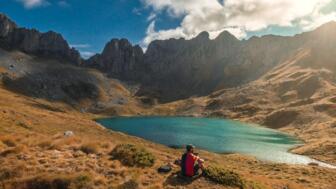 Spanien_Aragon_Pyrenäen_Ibon de Acherito_shutterstock_2139449771.jpg