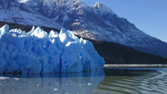 Eisberge, Gletscher, See in Patagonien