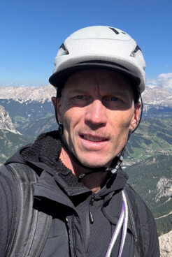 Bergführer Michal Knilling scheint die Sonne ins Gesicht