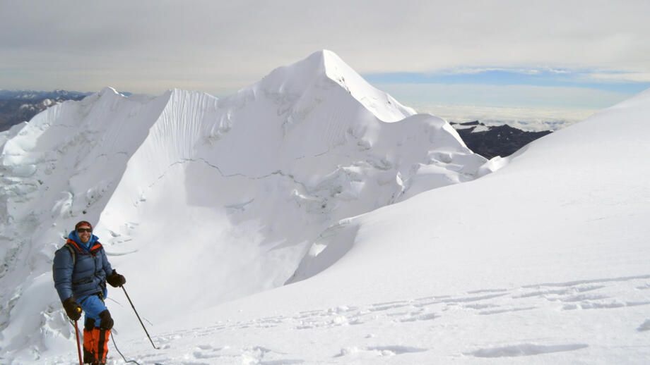 Bergsteiger auf dem Weg zum Gipfel