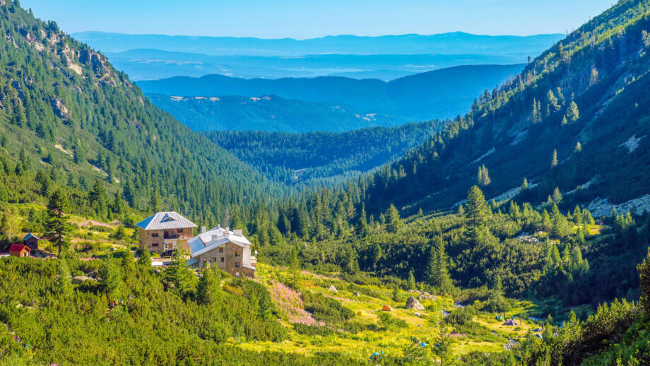 bulgarien-rilagebirge-malyovitsa-huette-shutterstock_2025294857.jpg