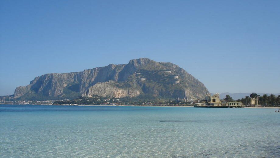 pilgerberg Palermo von Strand Mondello in Pa.jpg