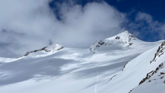 Wolkenspiel im Gletscherbereich auf dem Weg zum Großvenediger