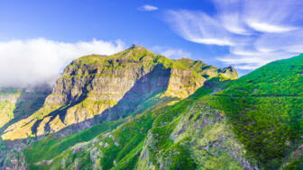 Großartiger Blick auf den Pico Grande auf der Insel Madeira