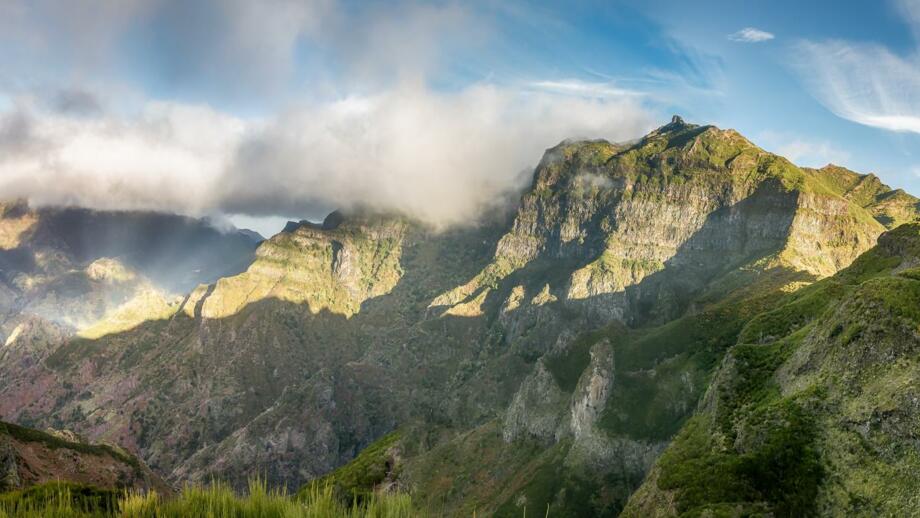 Blick auf den Pico Grande im Zentralmassiv Madeiras