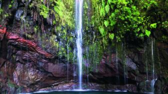 Wasserfall im Westen der Insel Madeira
