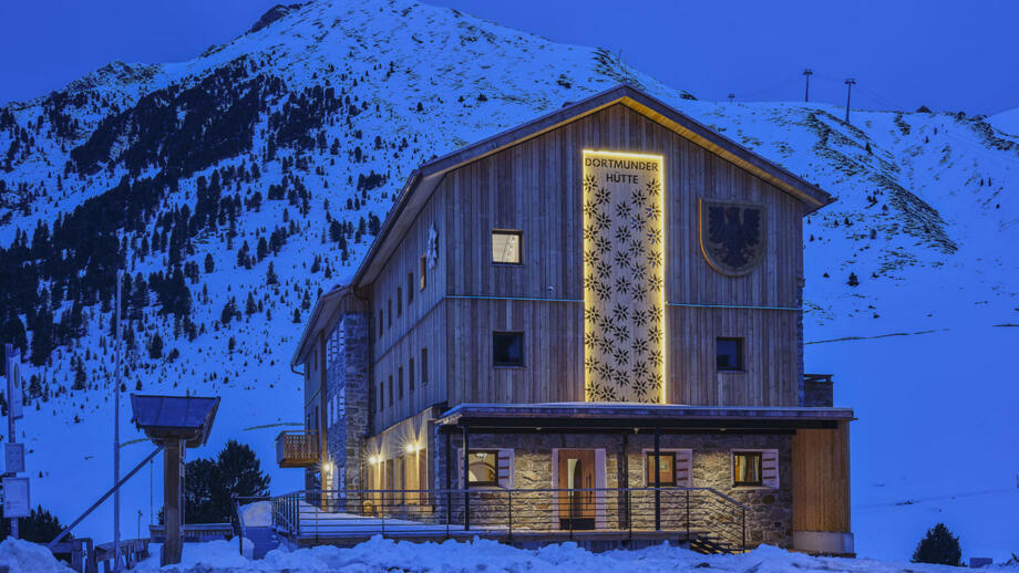 Dortmunderhütte im Kühtai mit Beleuchtung