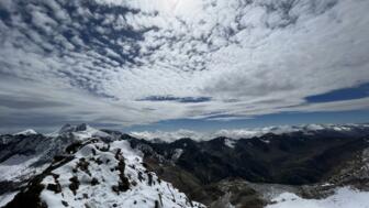Bergpanorama mit Wolkenspiel nahe Zuckerhütl