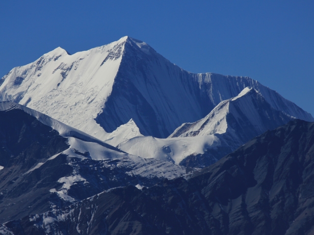 Putha Hiunchuli von Süden