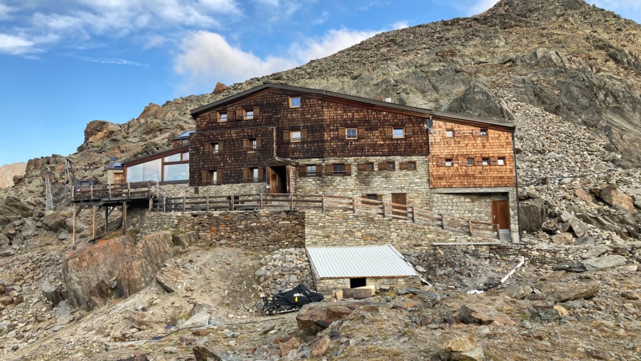 HTSCH_aqobe_ Similaunhütte.jpeg