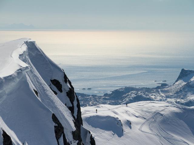 Skitouren auf den Lofoten vom Gipfel zum Meer